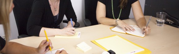 Associations : pourquoi intégrer les services d&rsquo;une secrétaire freelance